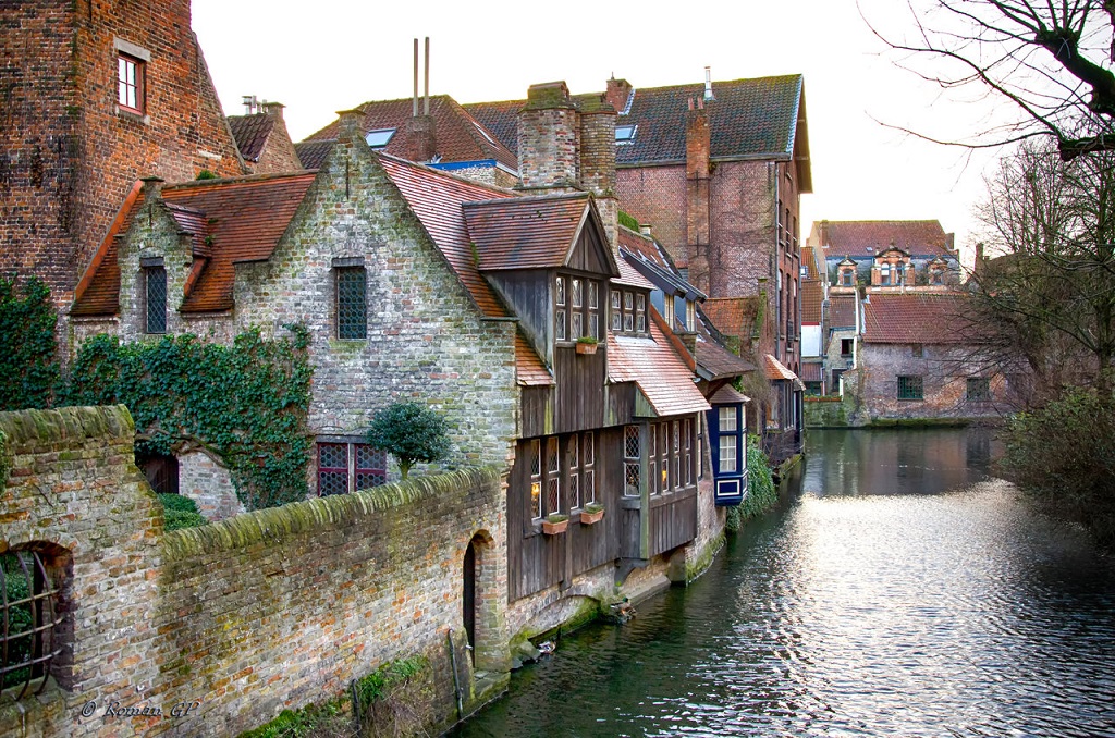 avrupa rüyası belçika brugge orta çağ evleri kanallar
